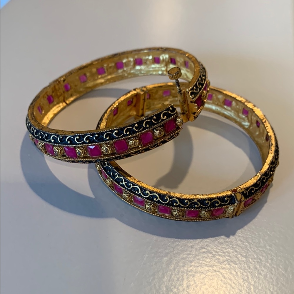 Set of 2 Bangle Bracelets